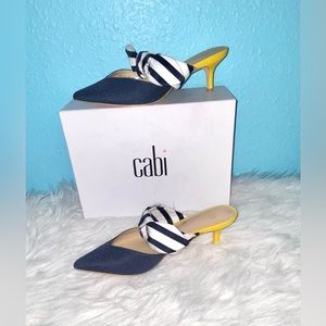 New Cabi low heels size 8 in original box